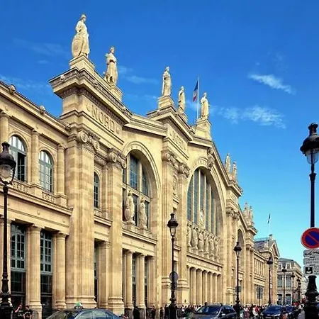 Studio 2p Entierement Renove 18eme Parigi