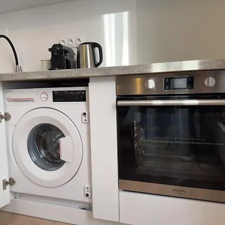Studio 2p Entierement Renove 18eme Parigi